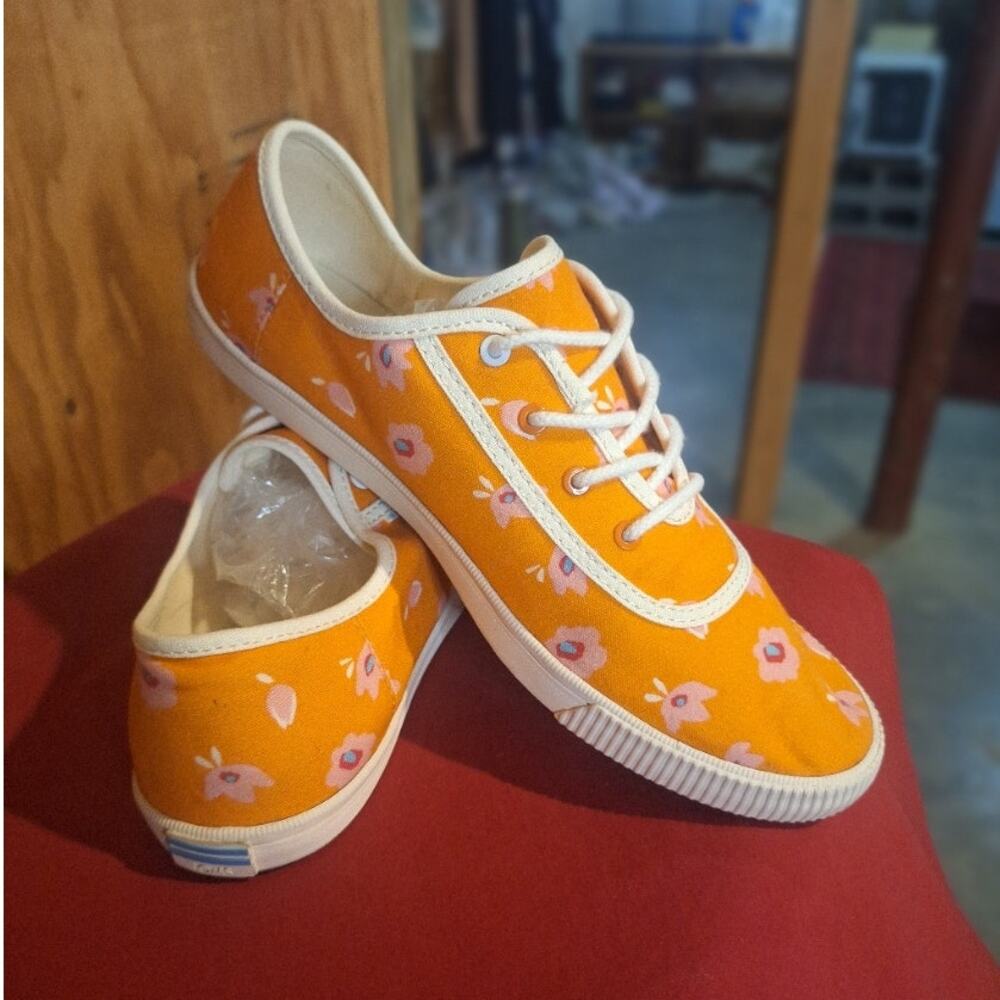 Toms Sneakers Women's Size 8.5 Orange Floral Hawaiian Coconut Girl Beachy Summer